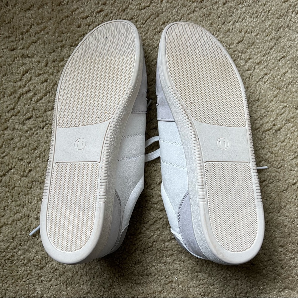 Universal Thread Sneakers - Picture 4 of 4